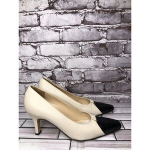 Salvatore Ferragamo Ivory Leather Black Snake Skin Cap Toe Heels Women Sz 8B US